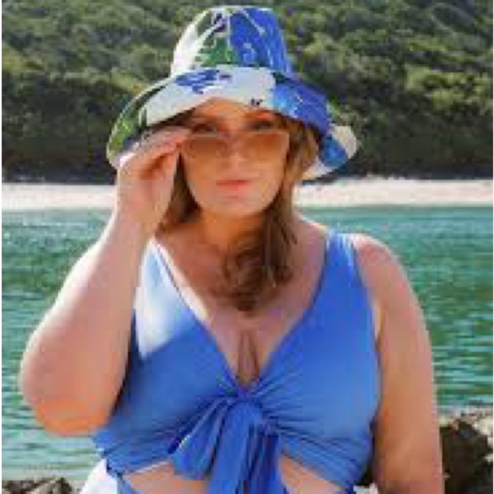 Baiia Linen Bucket hat in Monet print